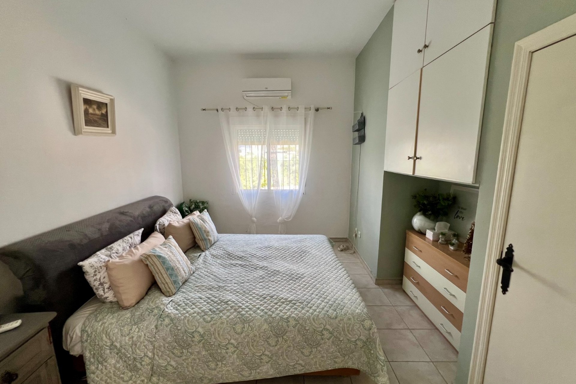 Resale - Villa * - Benferri *