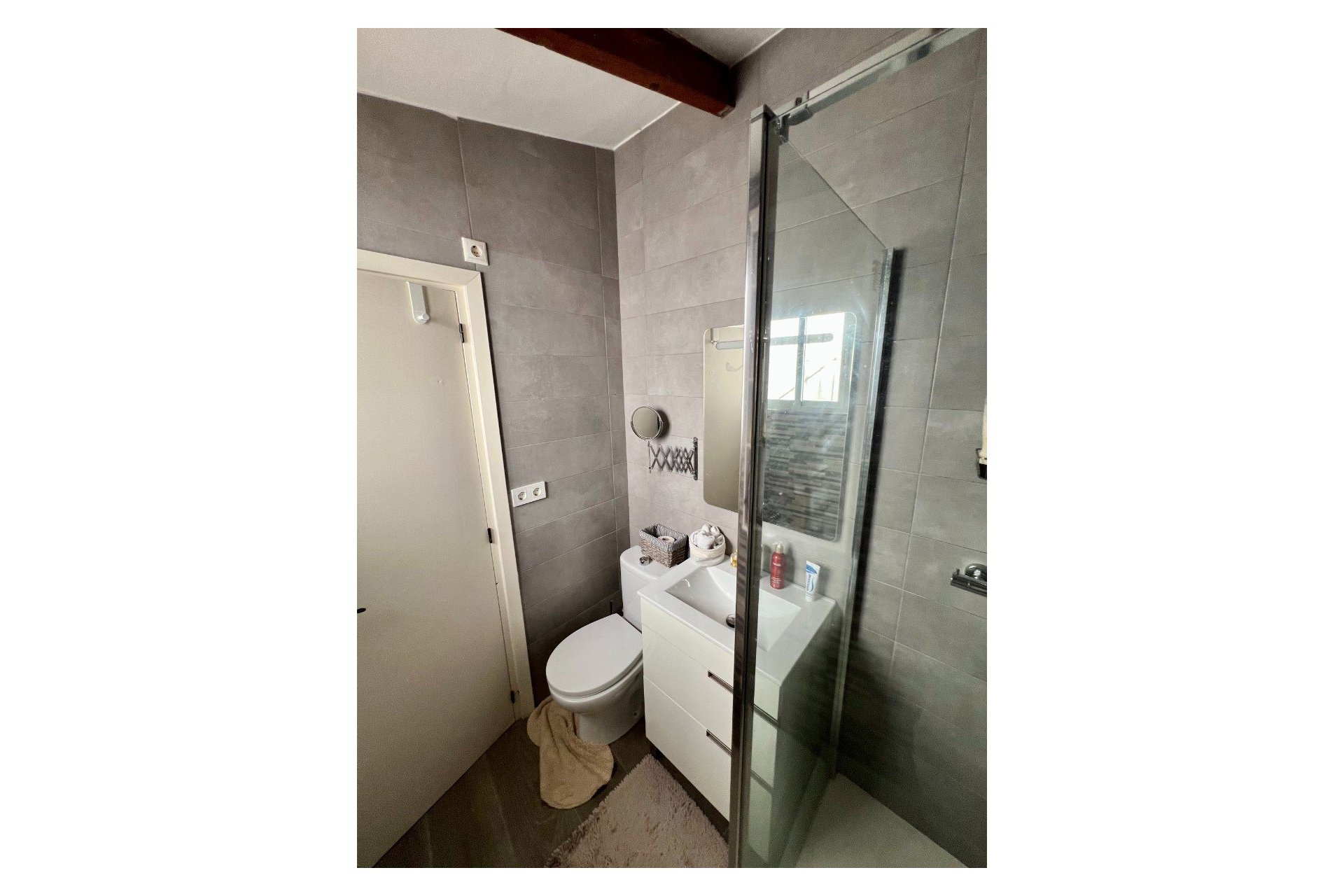 Resale - Villa * - Benferri *