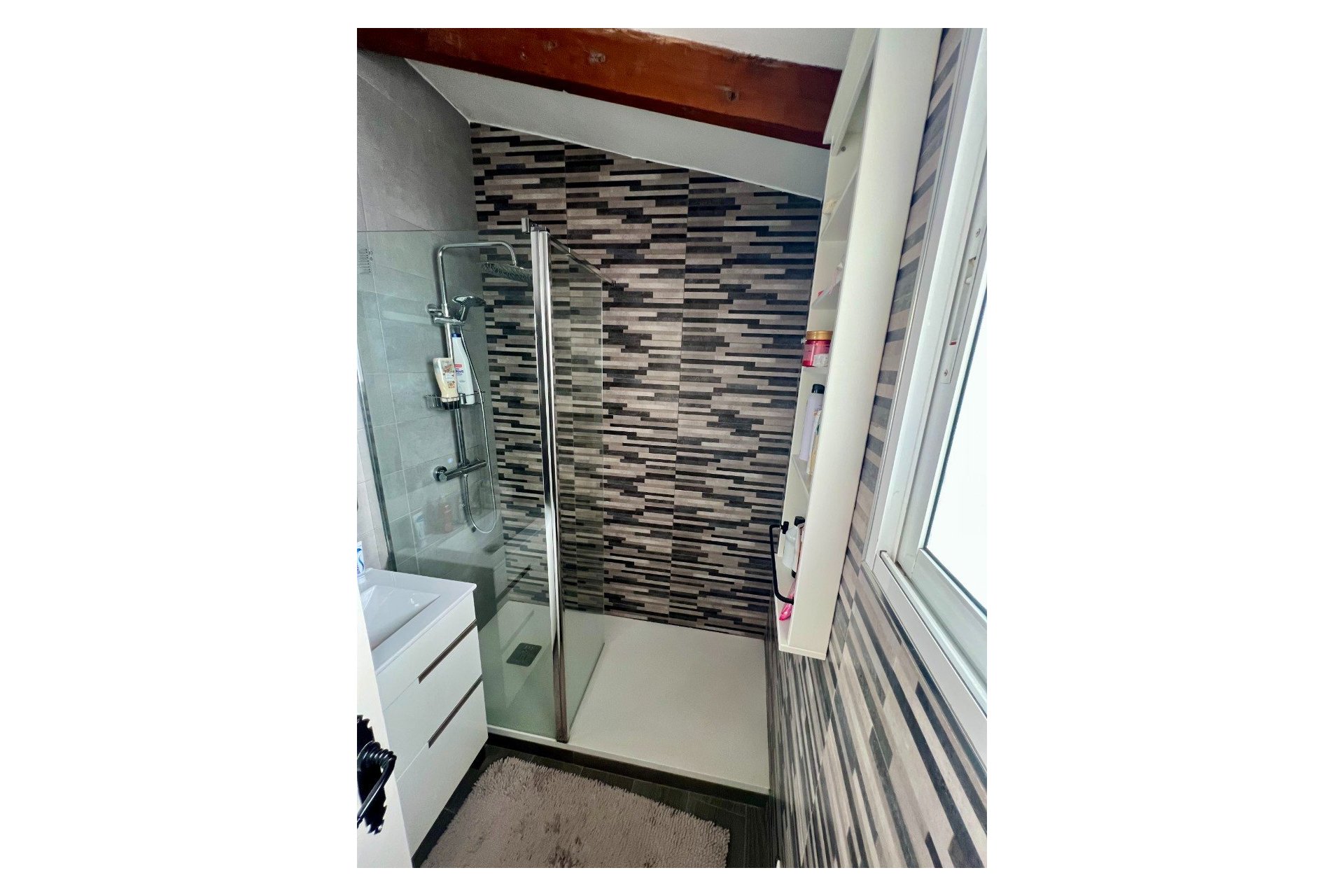 Resale - Villa * - Benferri *