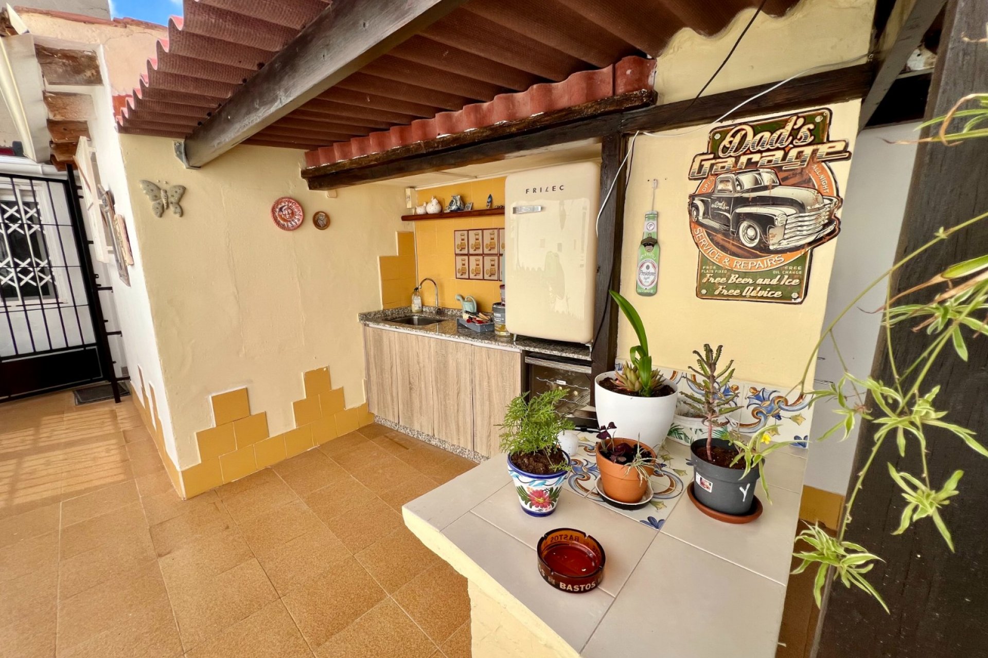 Resale - Villa * - Benferri *