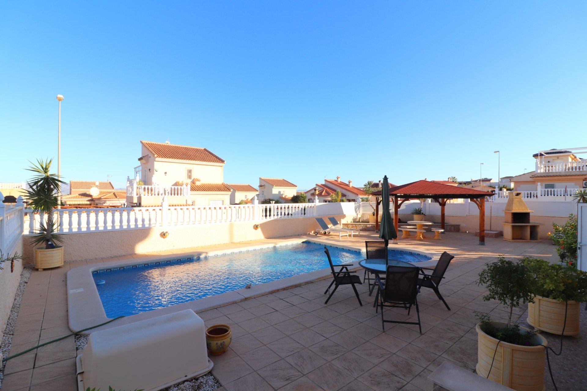 Resale - Villa - Benimar