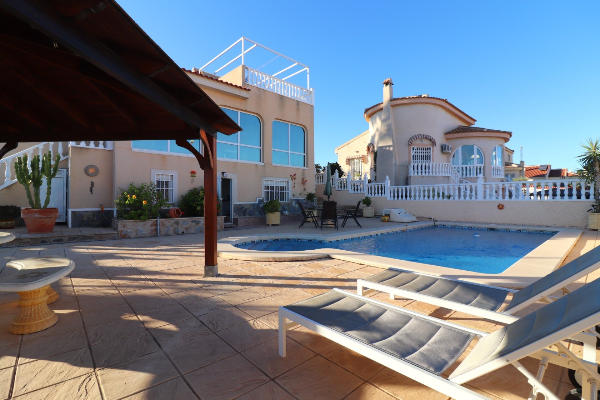 Resale - Villa - Benimar