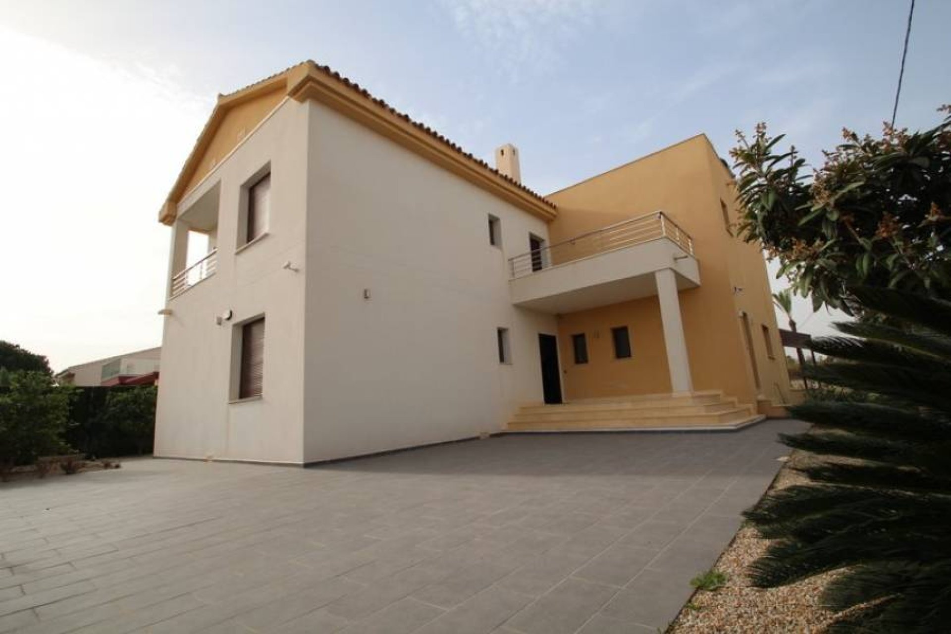Resale - Villa * - Cabo Roig *