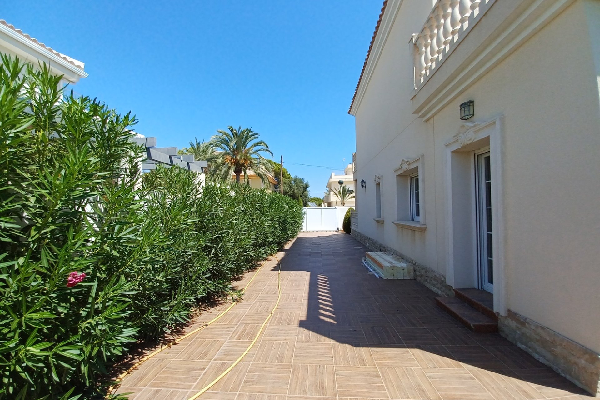 Resale - Villa - Cabo Roig