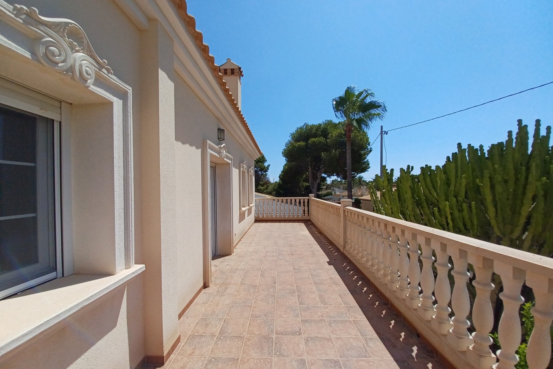 Resale - Villa - Cabo Roig