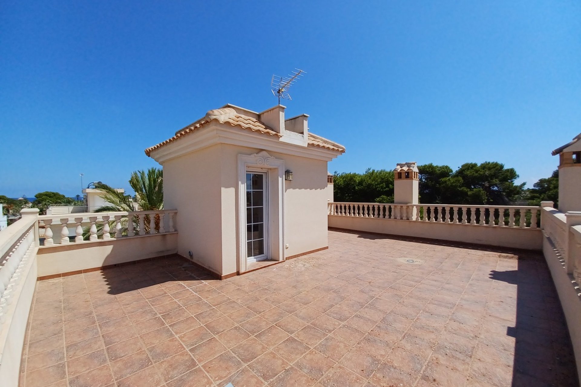 Resale - Villa - Cabo Roig