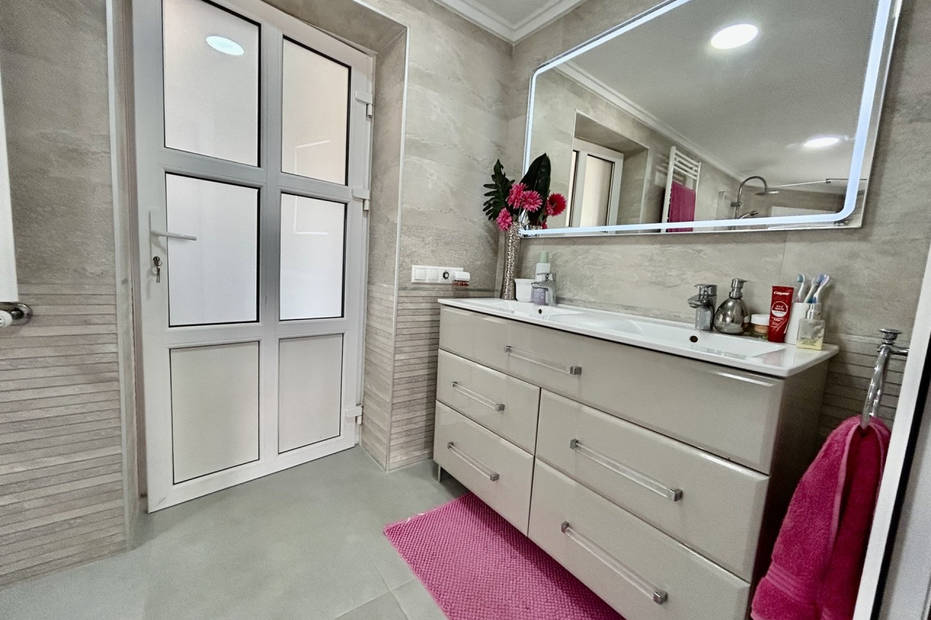 Resale - Villa * - Cabo Roig *