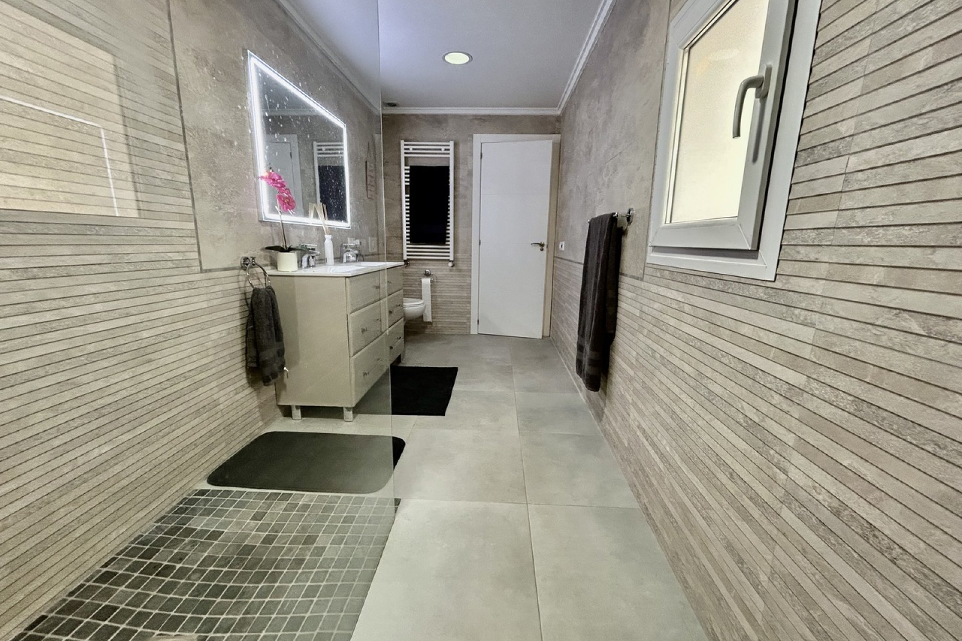 Resale - Villa * - Cabo Roig *