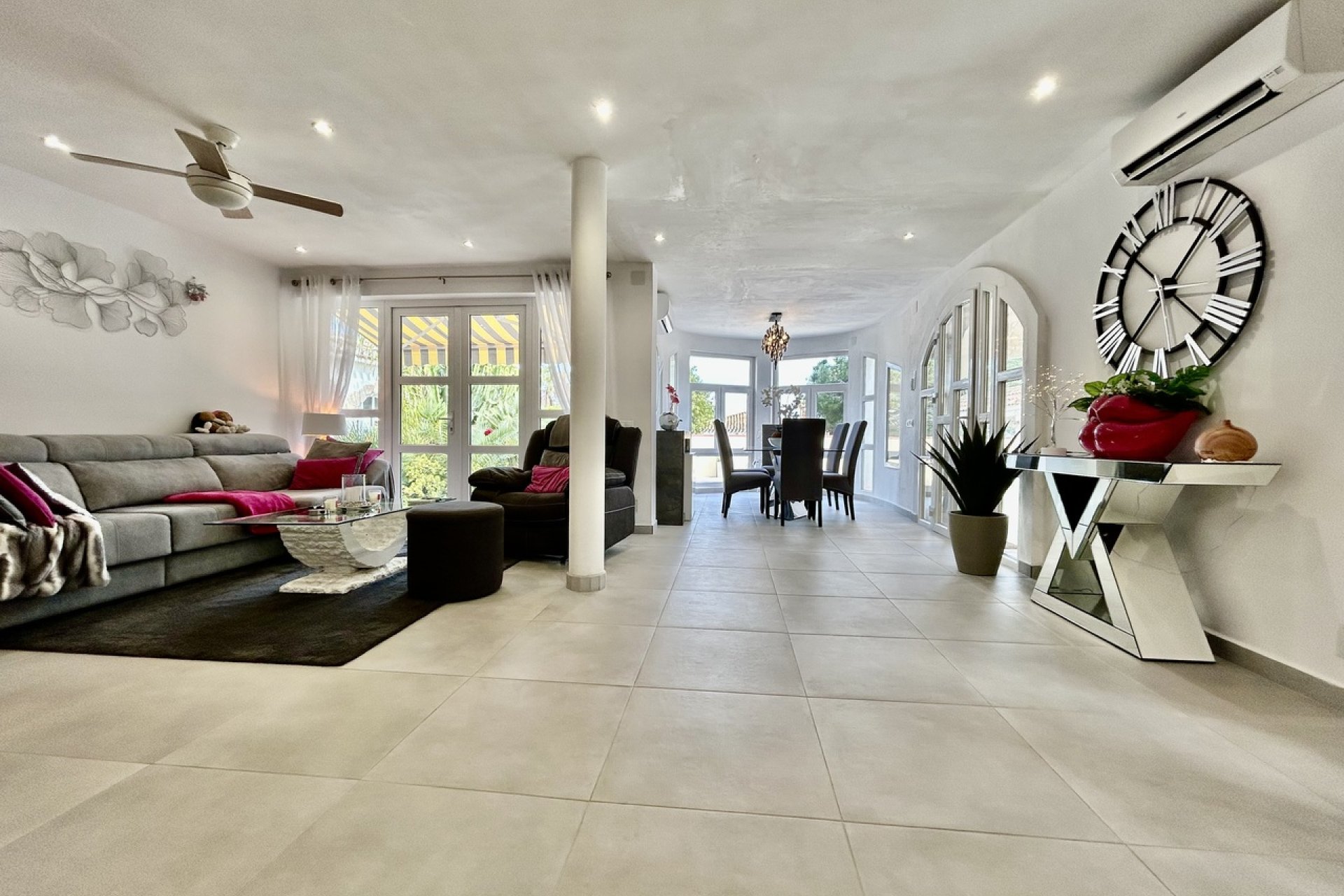 Resale - Villa * - Cabo Roig *