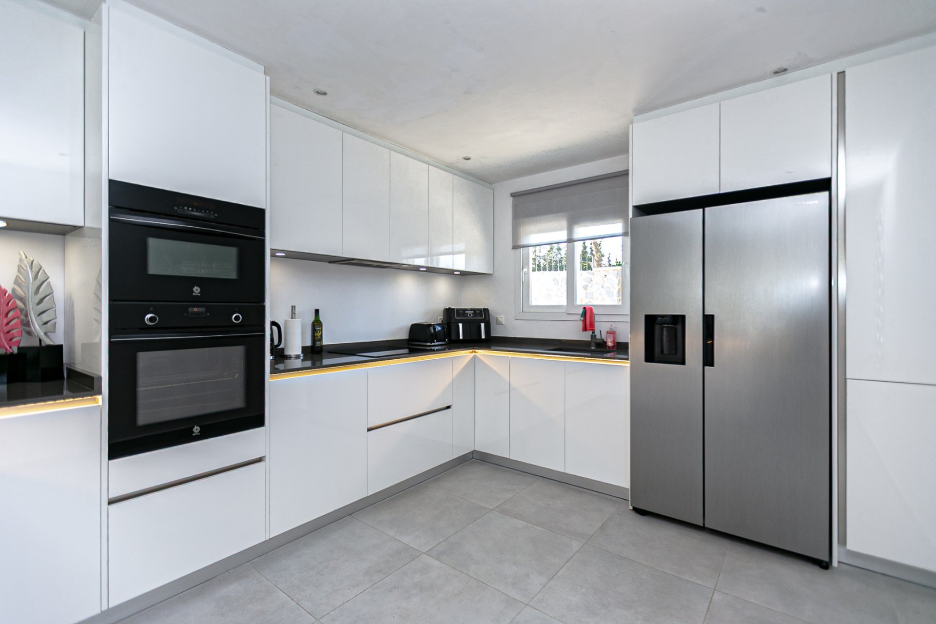 Resale - Villa * - Campoamor * - Lomas de Don Juan *