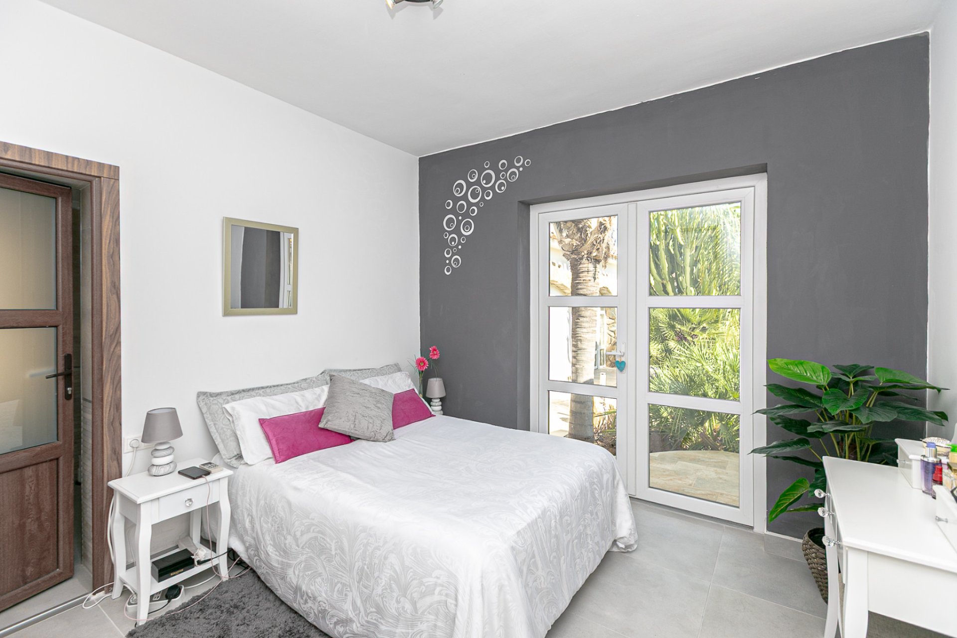 Resale - Villa * - Campoamor * - Lomas de Don Juan *