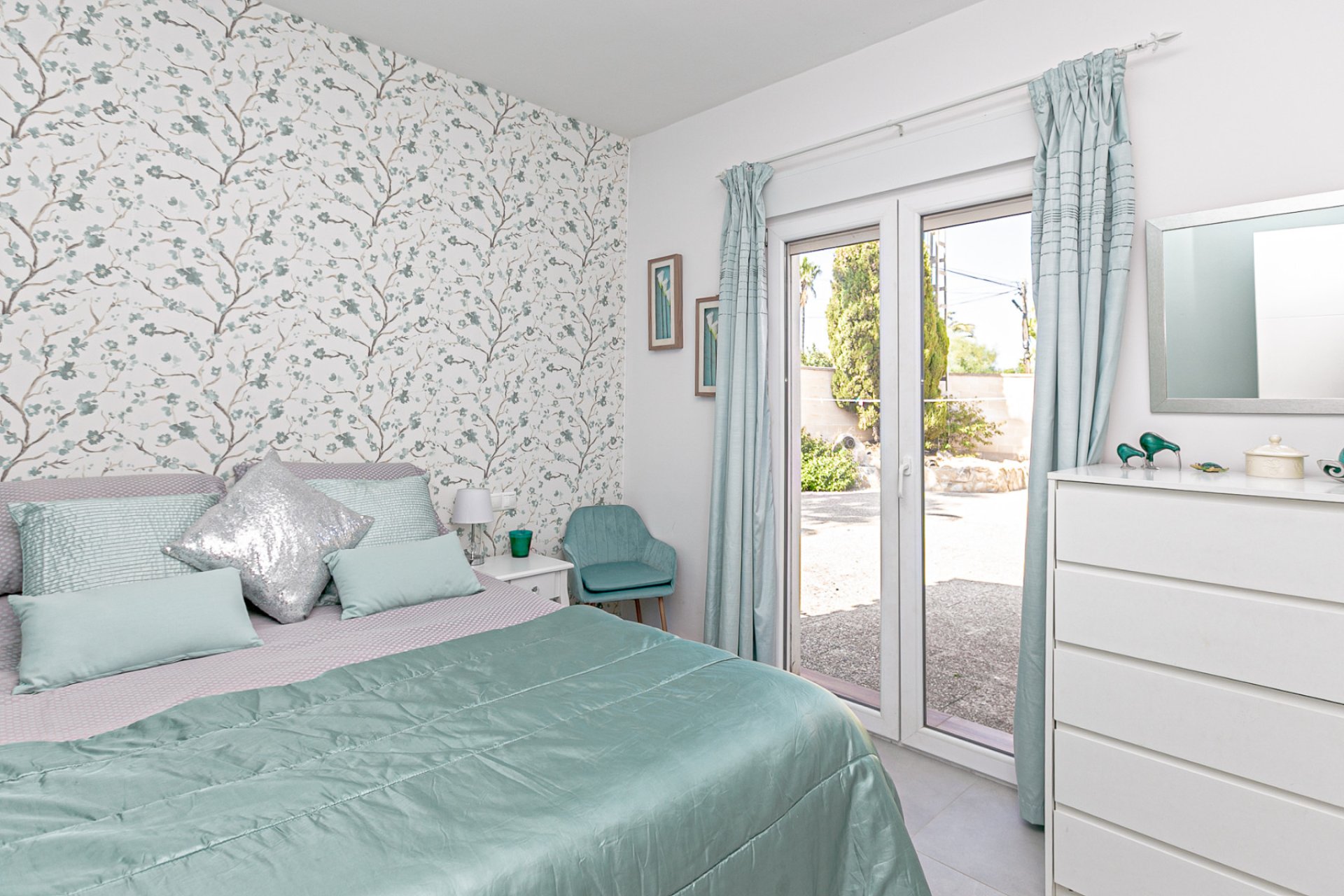 Resale - Villa * - Campoamor * - Lomas de Don Juan *