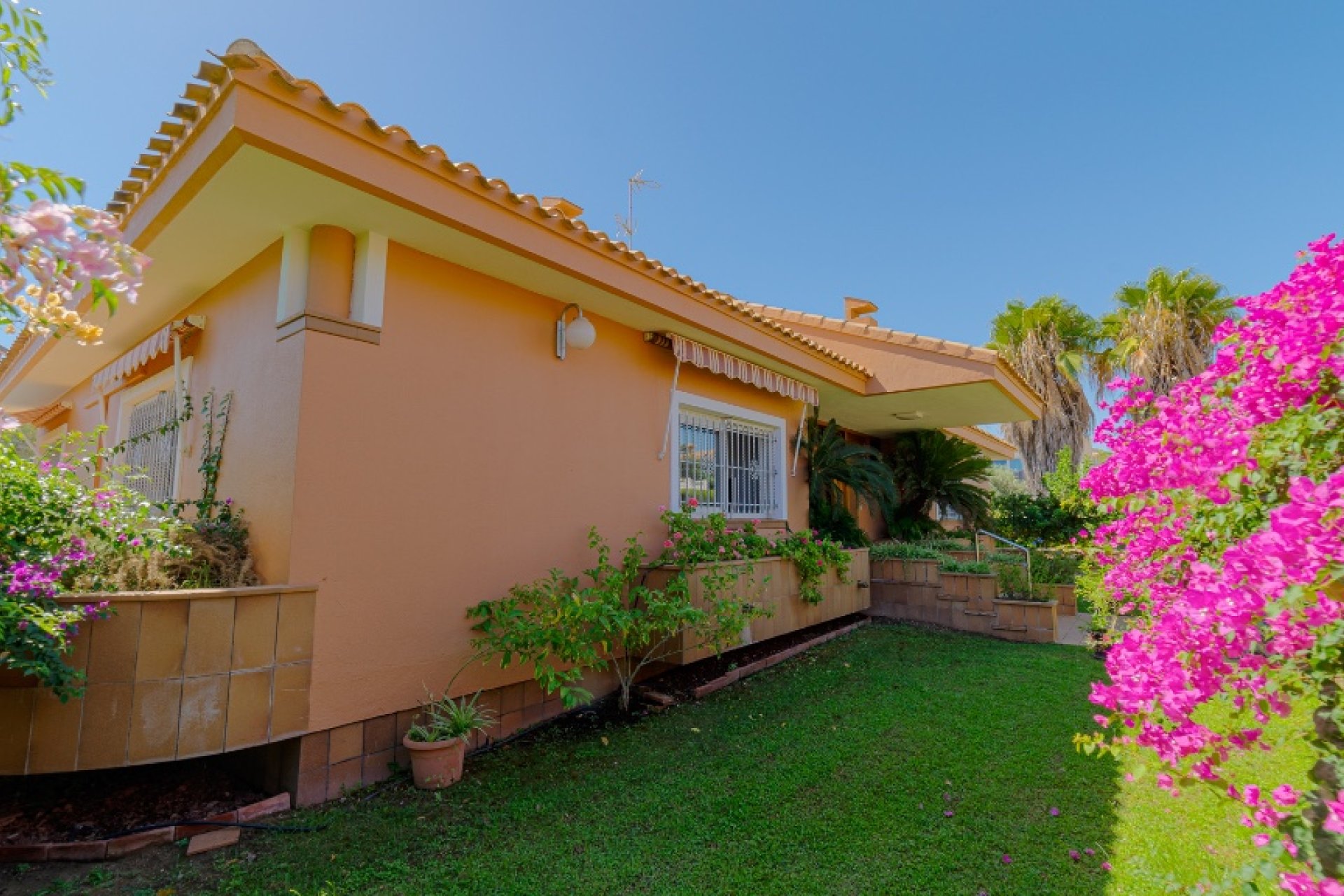 Resale - Villa * - Campoamor *