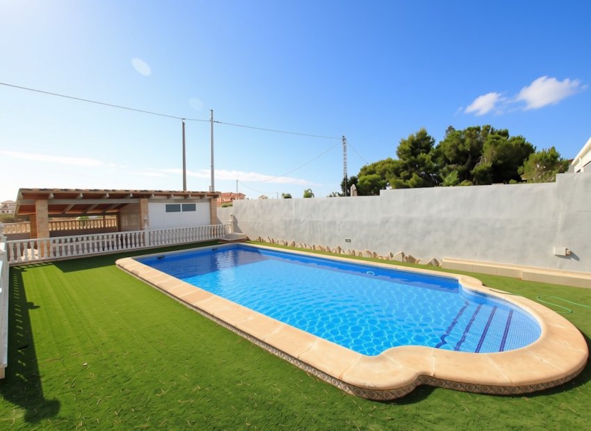 Resale - Villa * - Campoamor *