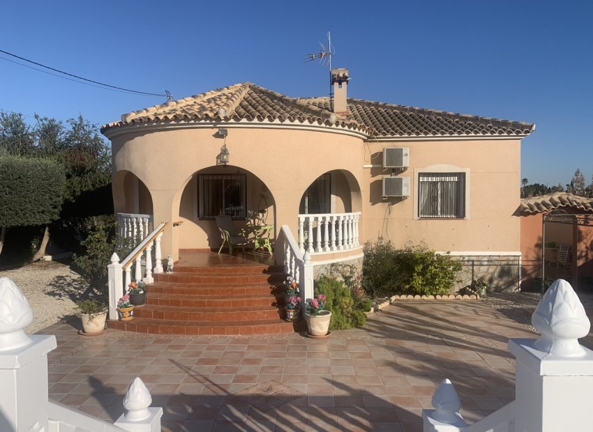 Resale - Villa - Catral