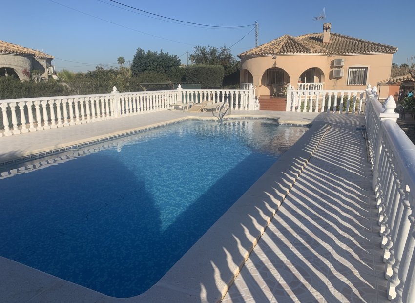 Resale - Villa - Catral