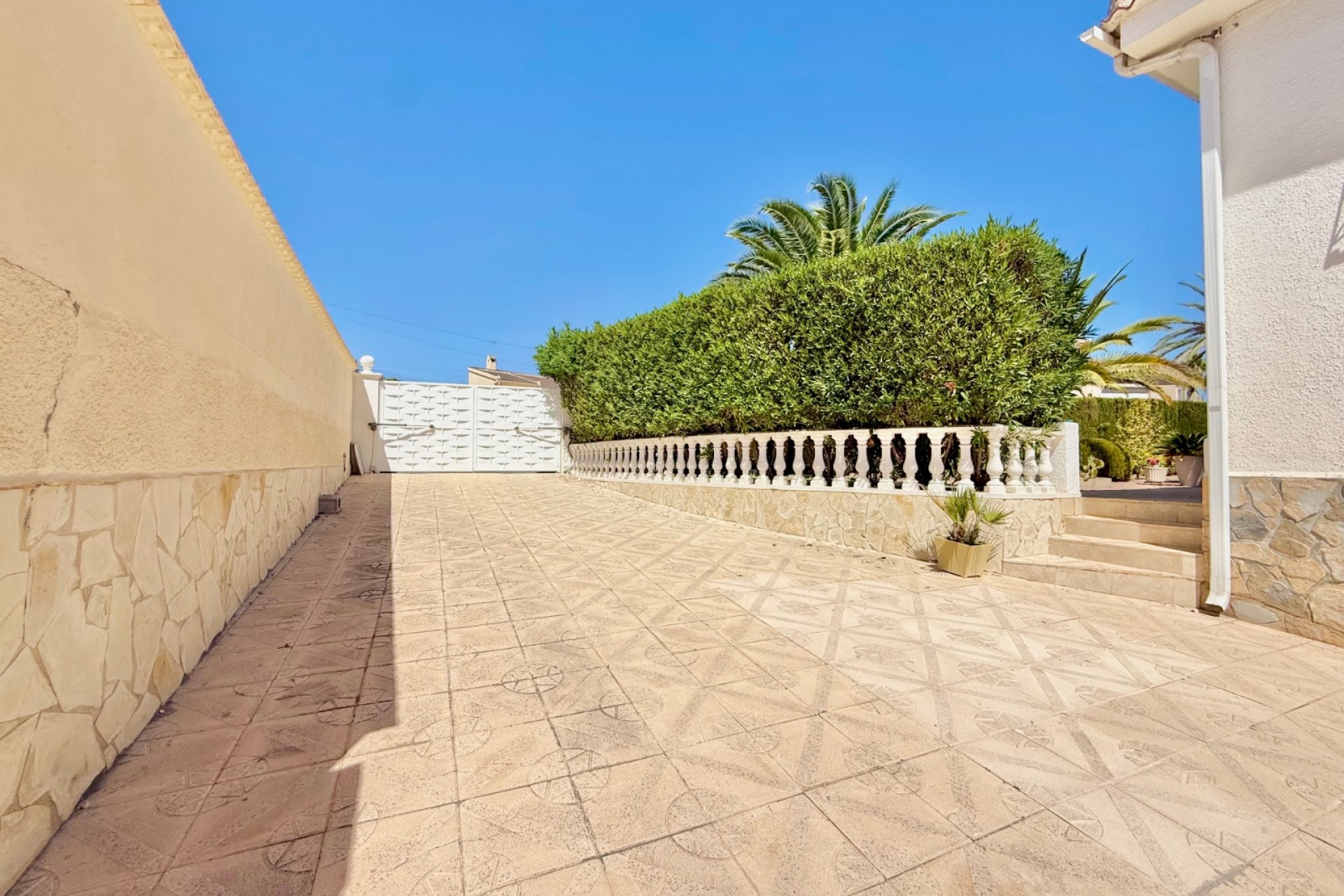 Resale - Villa * - Ciudad Quesada * - Centro de la Ciudad Quesada
