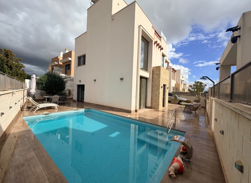 Resale - Villa * - Ciudad Quesada * - Doña Pepa *