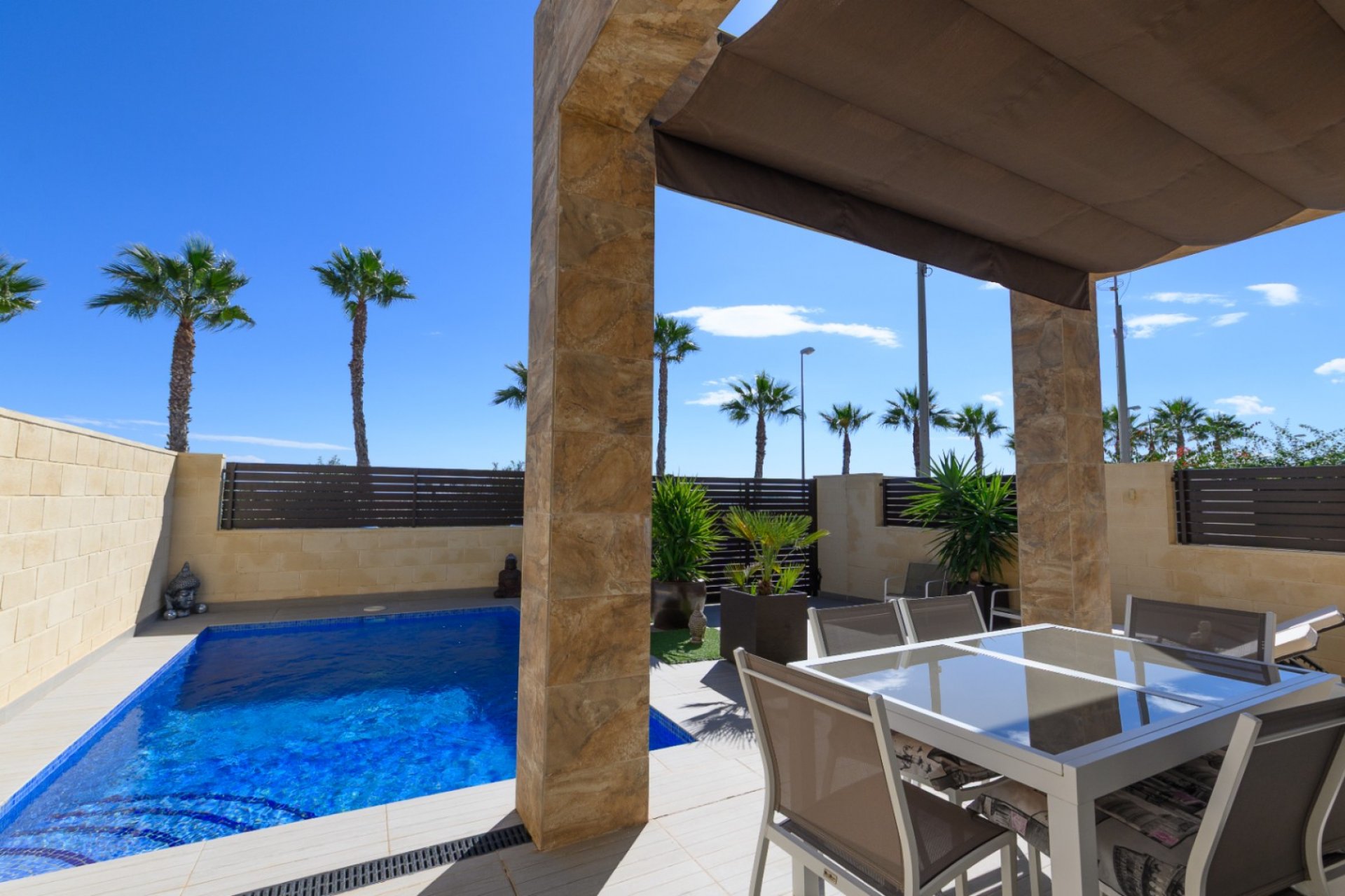Resale - Villa * - Ciudad Quesada * - Pueblo Bravo