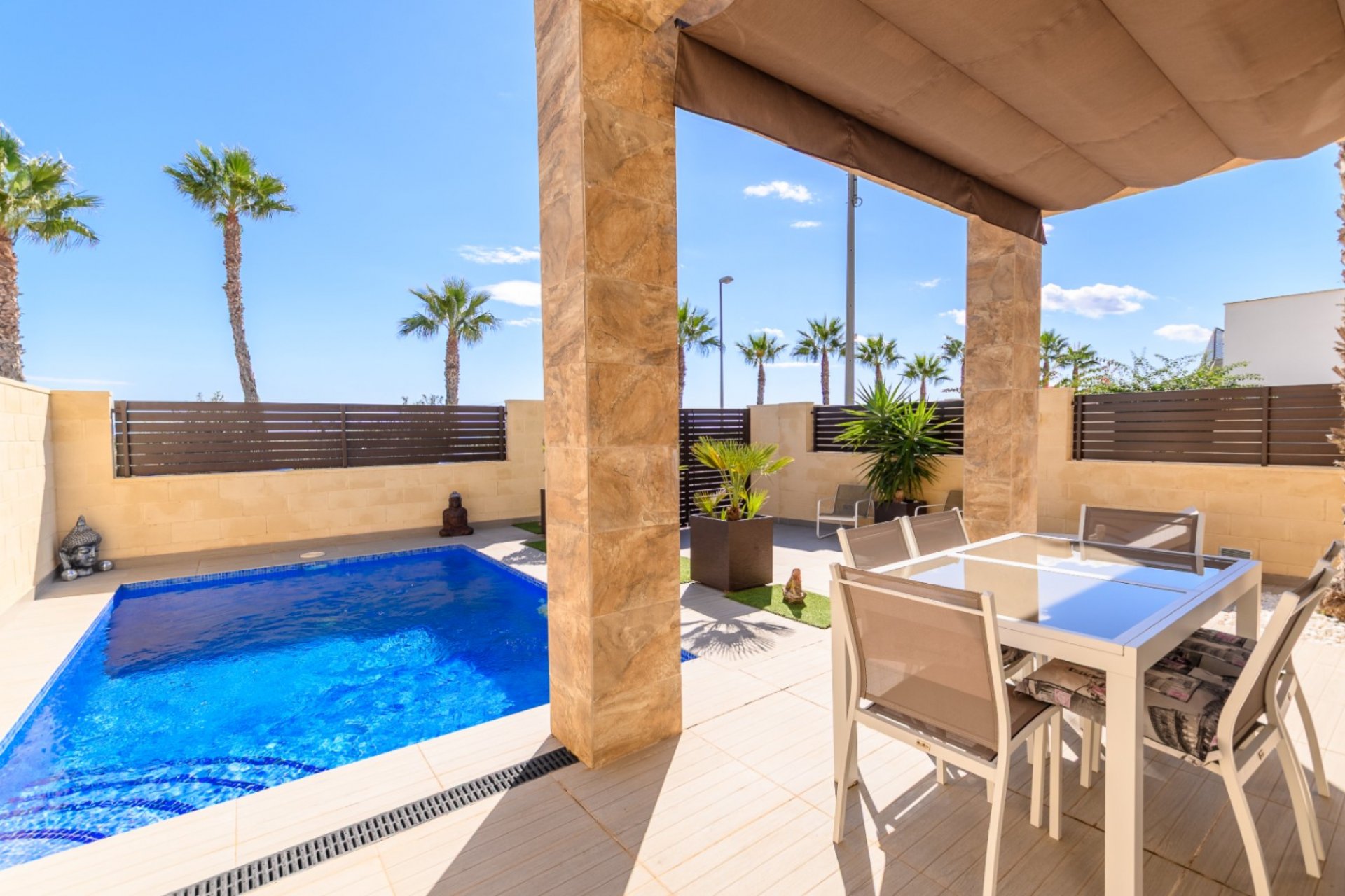 Resale - Villa * - Ciudad Quesada * - Pueblo Bravo