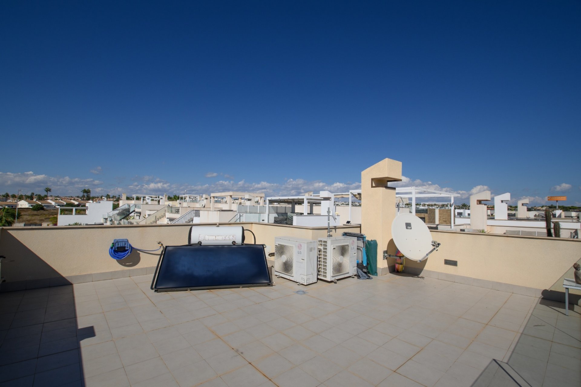 Resale - Villa * - Ciudad Quesada * - Pueblo Bravo
