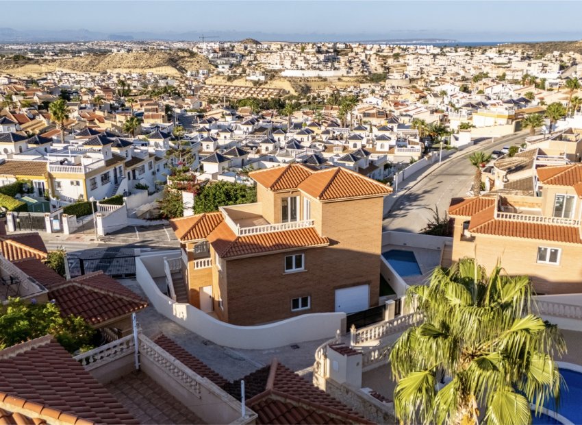 Resale - Villa * - Ciudad Quesada *