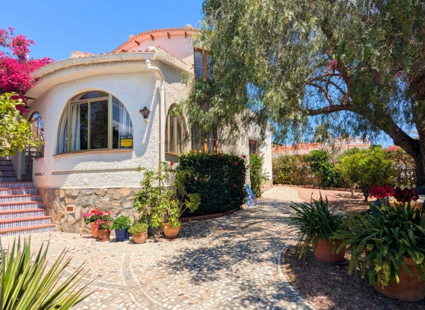 Resale - Villa * - Ciudad Quesada *