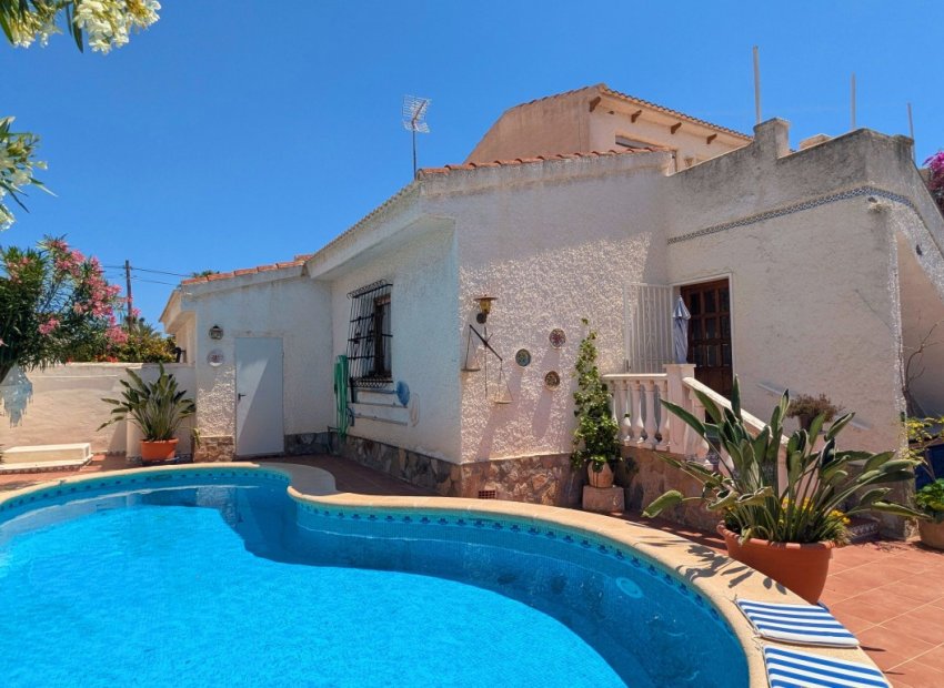Resale - Villa * - Ciudad Quesada *