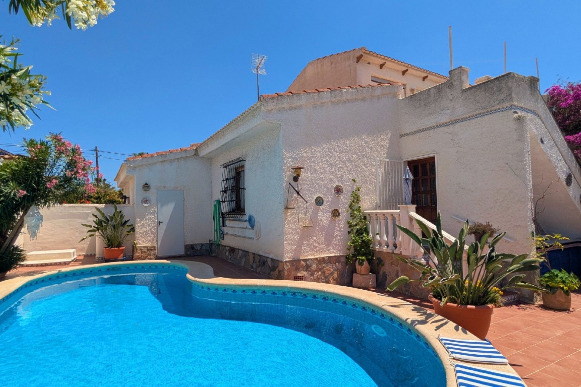 Resale - Villa * - Ciudad Quesada *