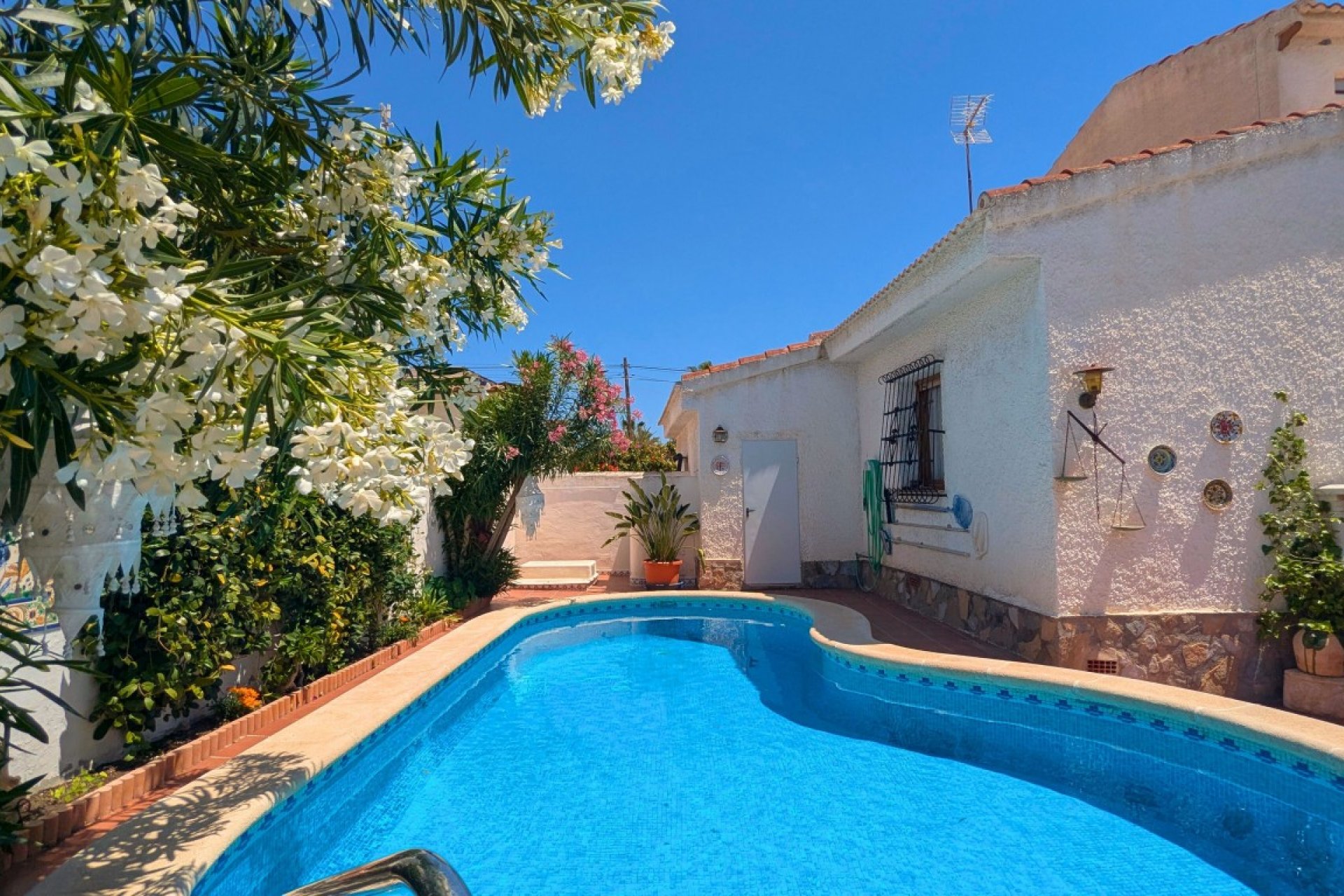 Resale - Villa * - Ciudad Quesada *