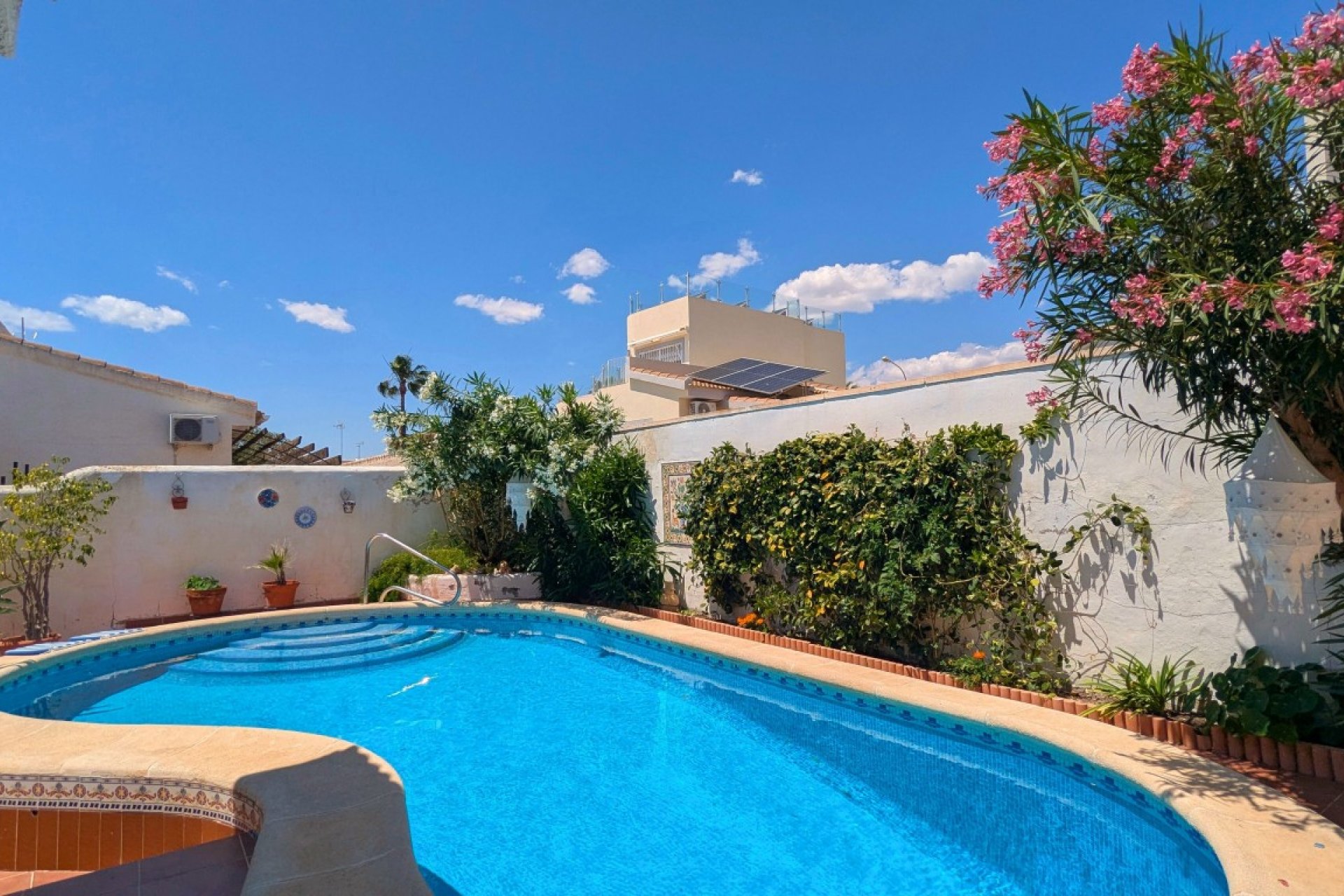 Resale - Villa * - Ciudad Quesada *