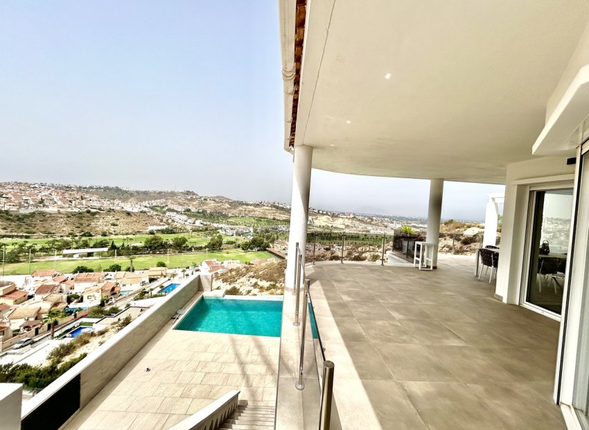 Resale - Villa * - Ciudad Quesada *