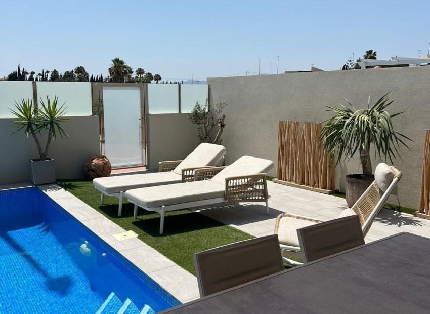 Resale - Villa * - Daya Vieja * - Costa Blanca