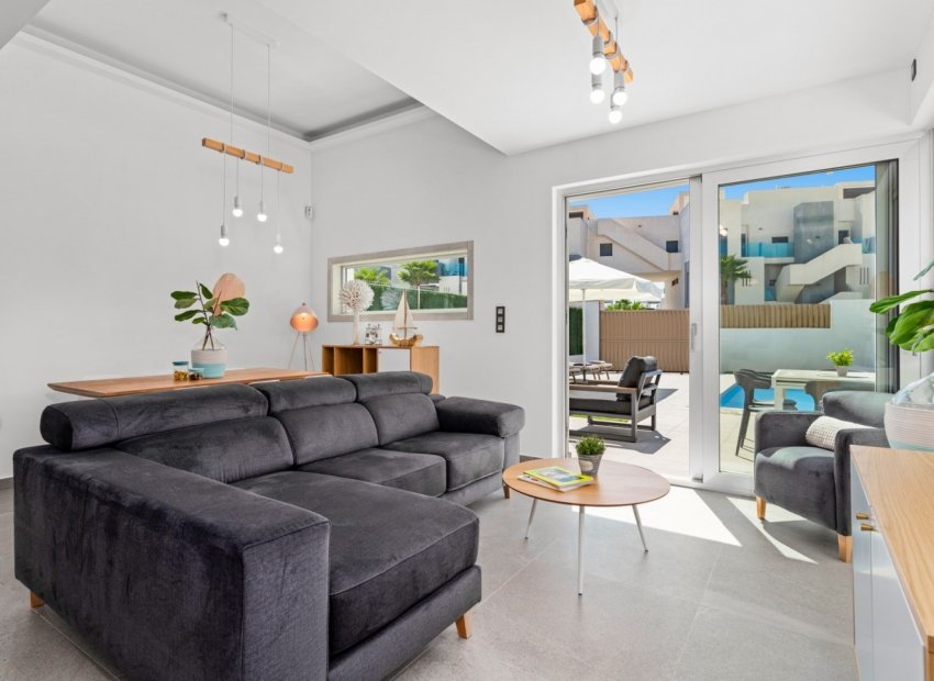 Resale - Villa Detached - Guardamar del Segura * - El Raso *