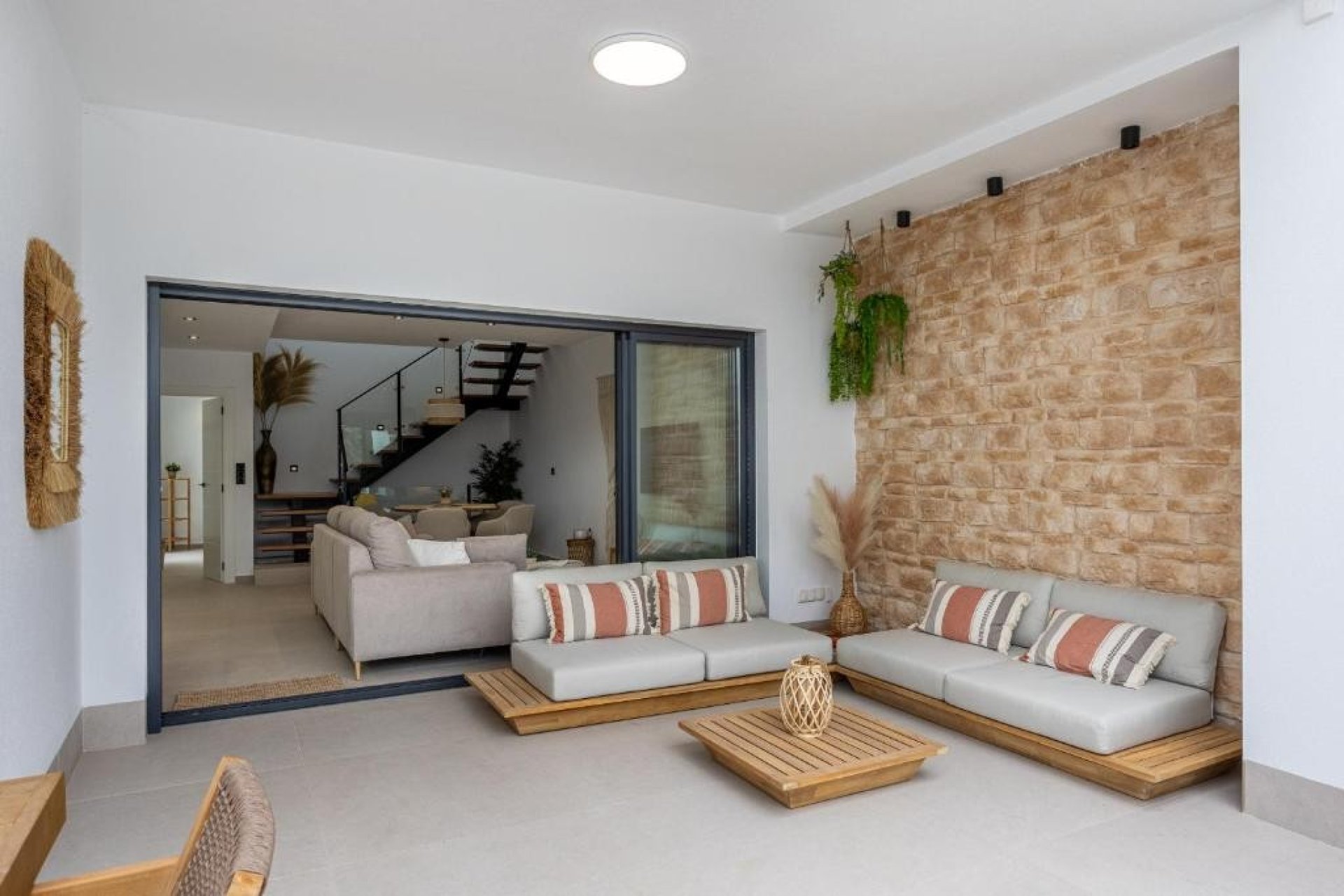 Resale - Villa * - Dolores *