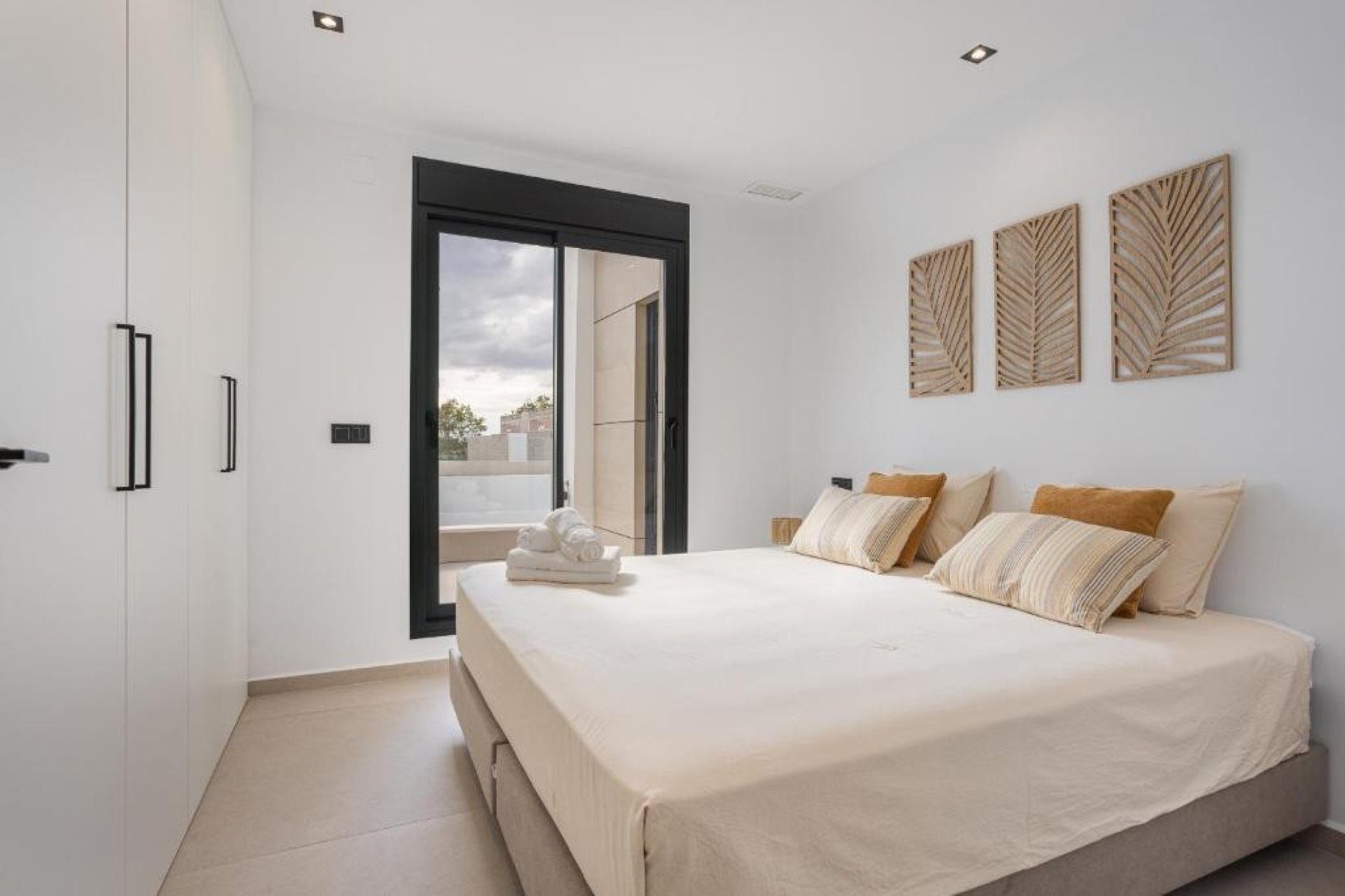 Resale - Villa * - Dolores *