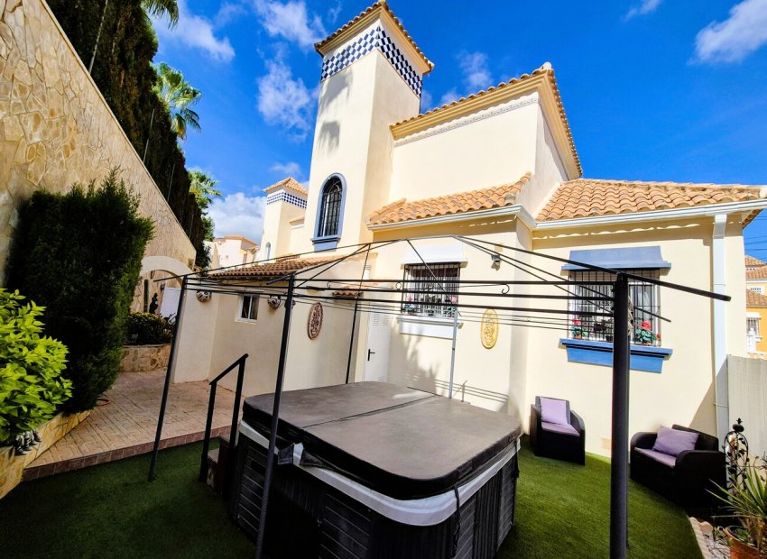 Resale - Villa * - El Galan * - El Galán *