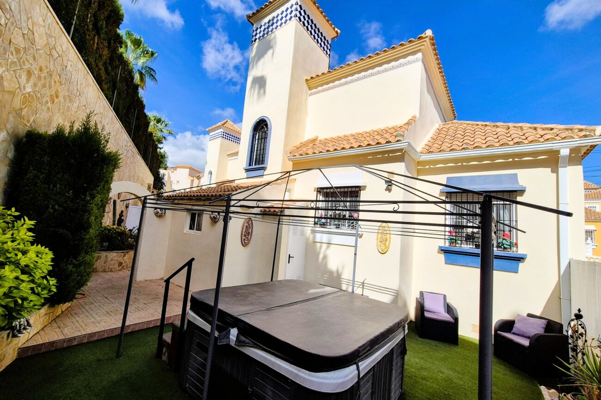 Resale - Villa * - El Galan * - El Galán *