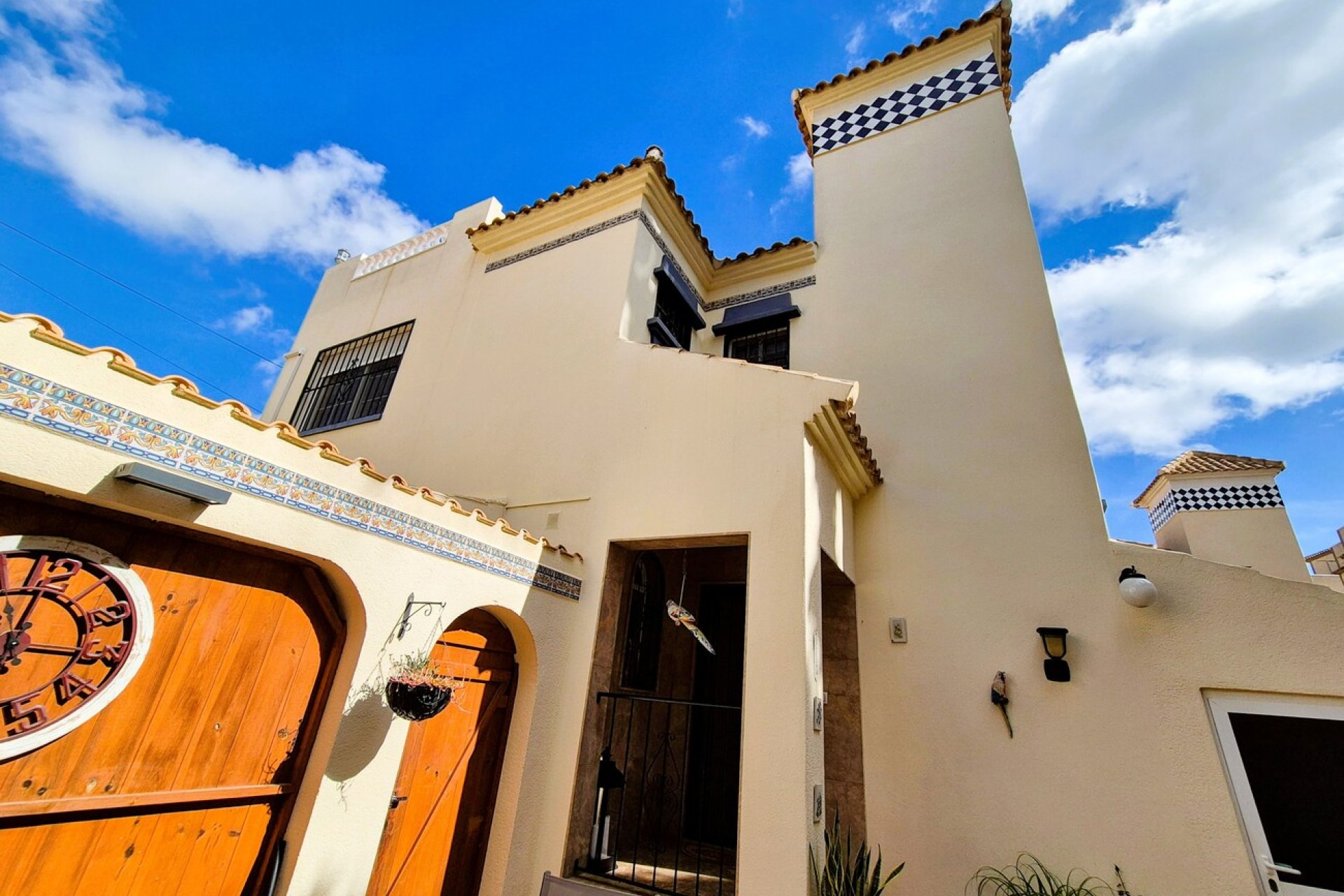 Resale - Villa * - El Galan * - El Galán *
