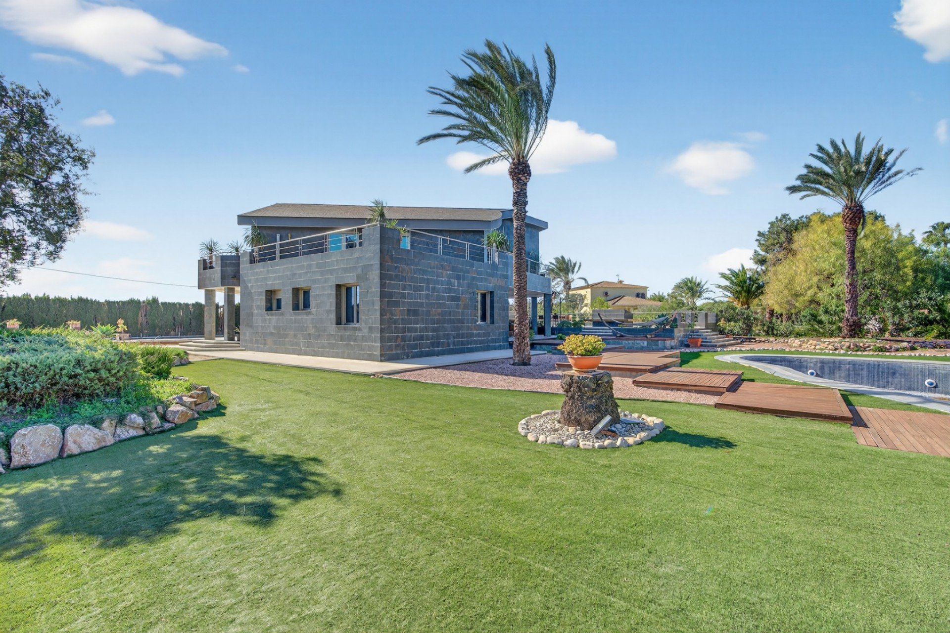 Resale - Villa * - Elche