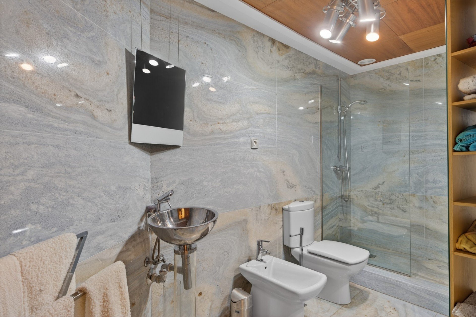 Resale - Villa * - Elche