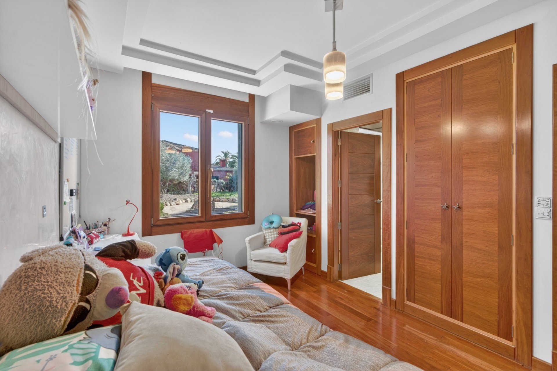 Resale - Villa * - Elche