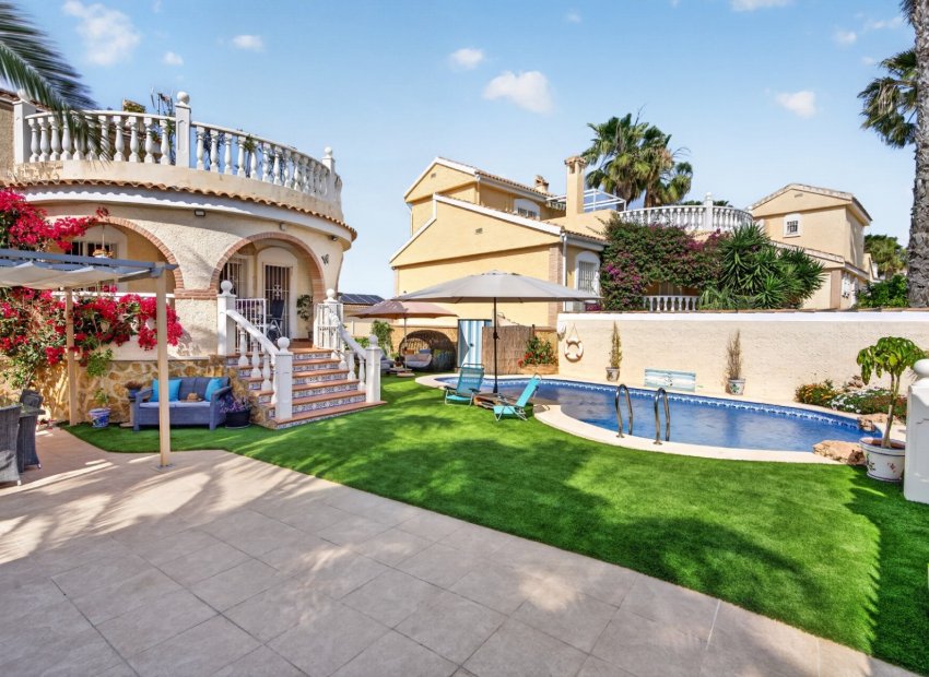 Resale - Villa * - Gran Alacant * - Monte Y Mar *