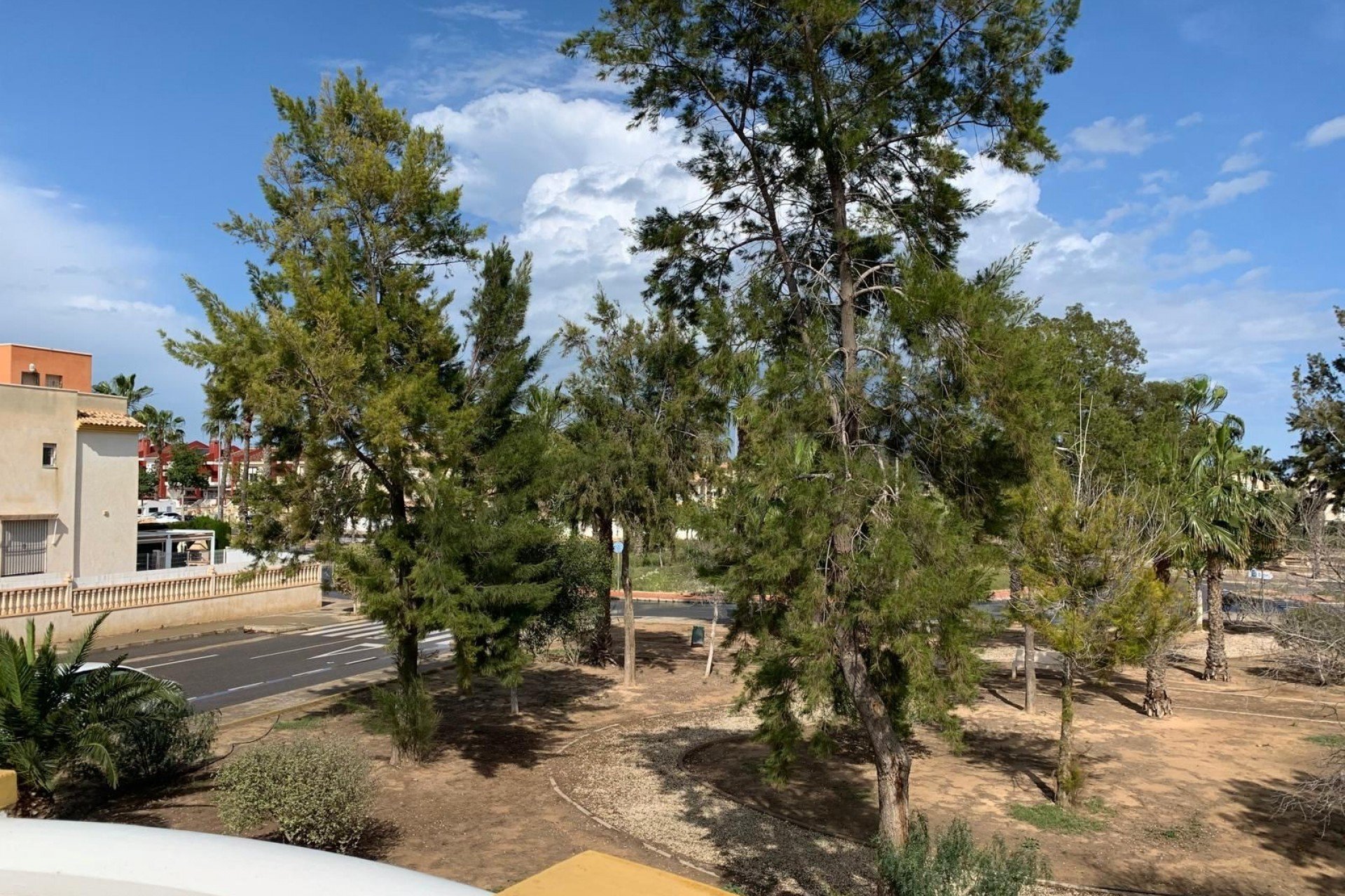 Resale - Villa * - Guardamar del Segura - El Raso *