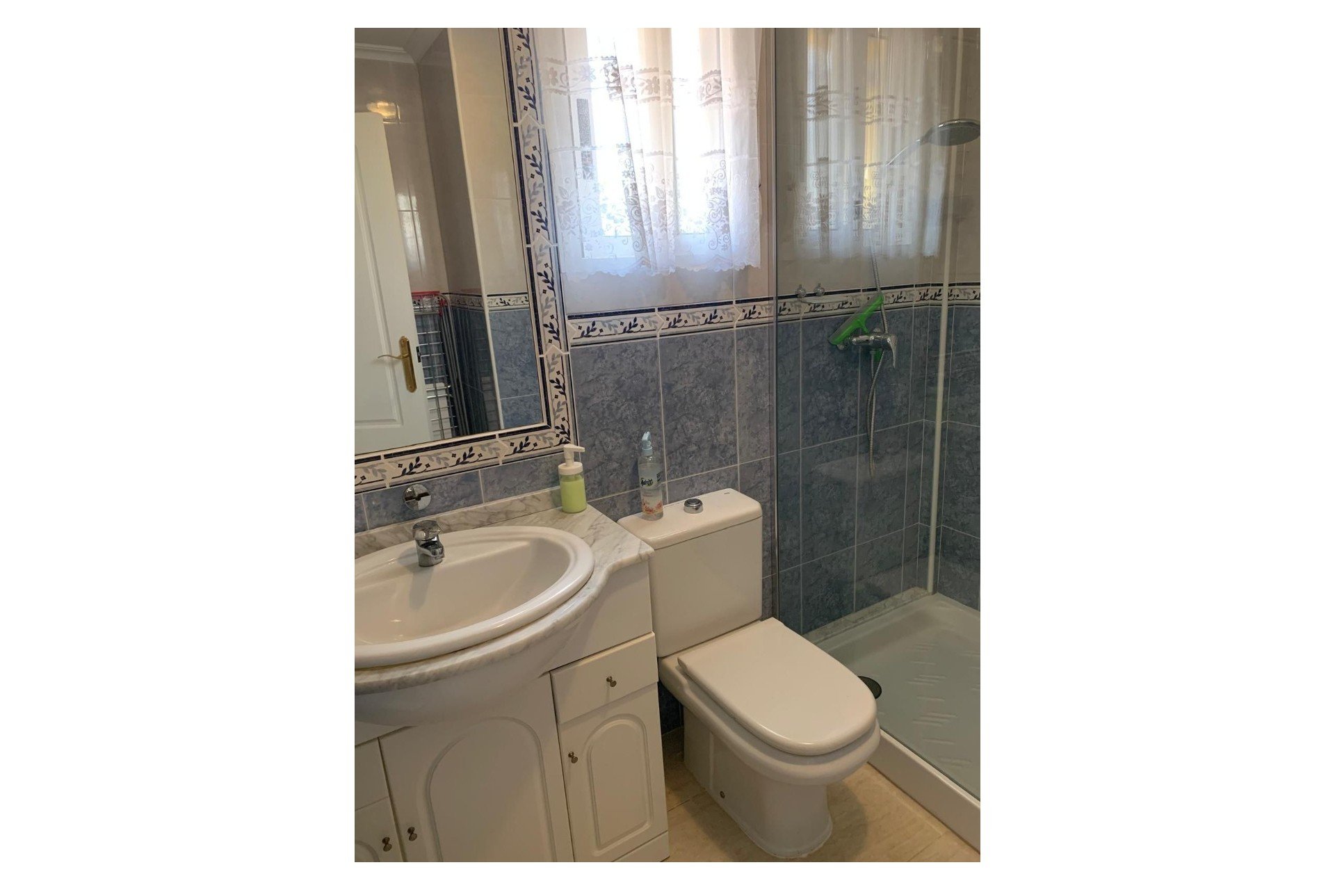 Resale - Villa * - Guardamar del Segura - El Raso *