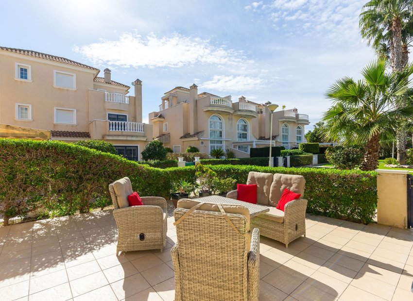 Resale - Villa * - Guardamar del Segura * - El Raso *