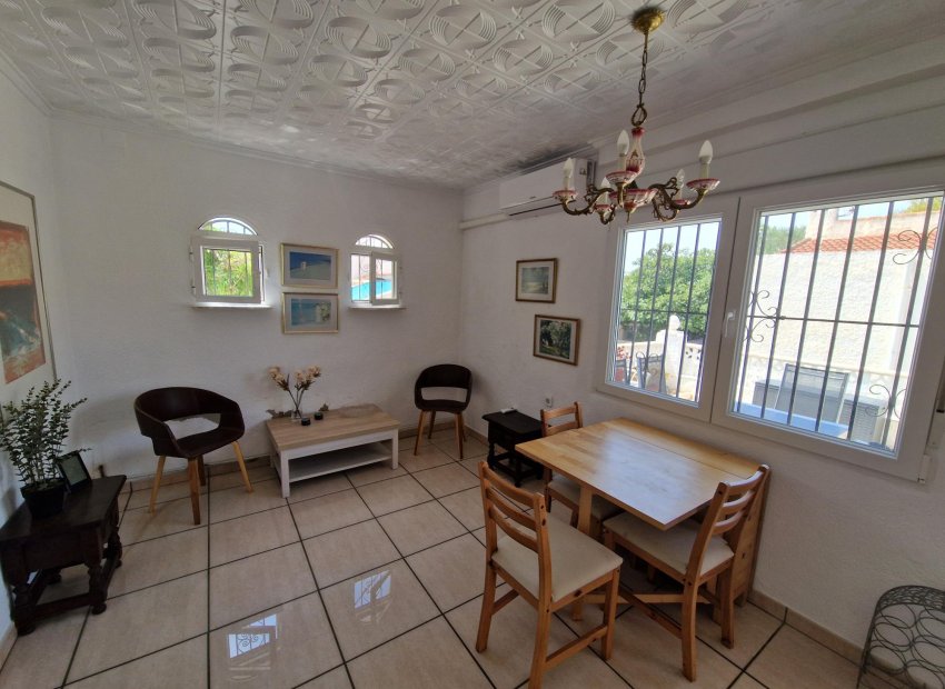 Resale - Villa - Guardamar del Segura - Pinomar