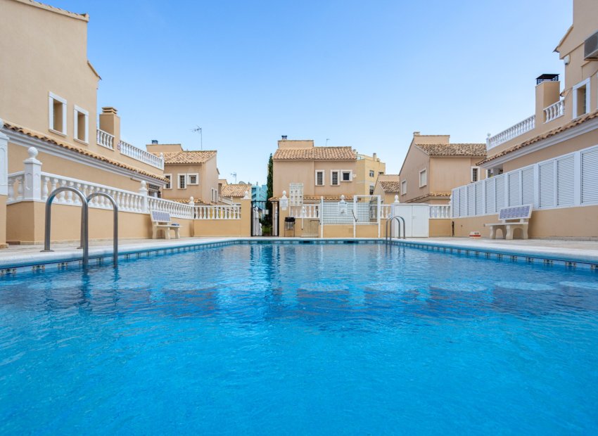 Resale - Villa * - Guardamar del Segura *