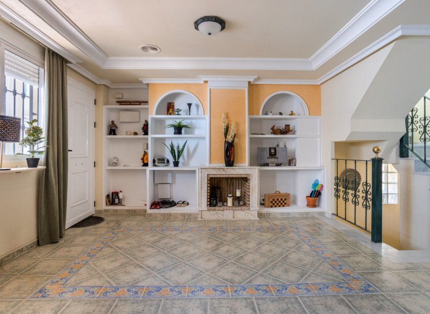 Resale - Villa * - Guardamar del Segura *