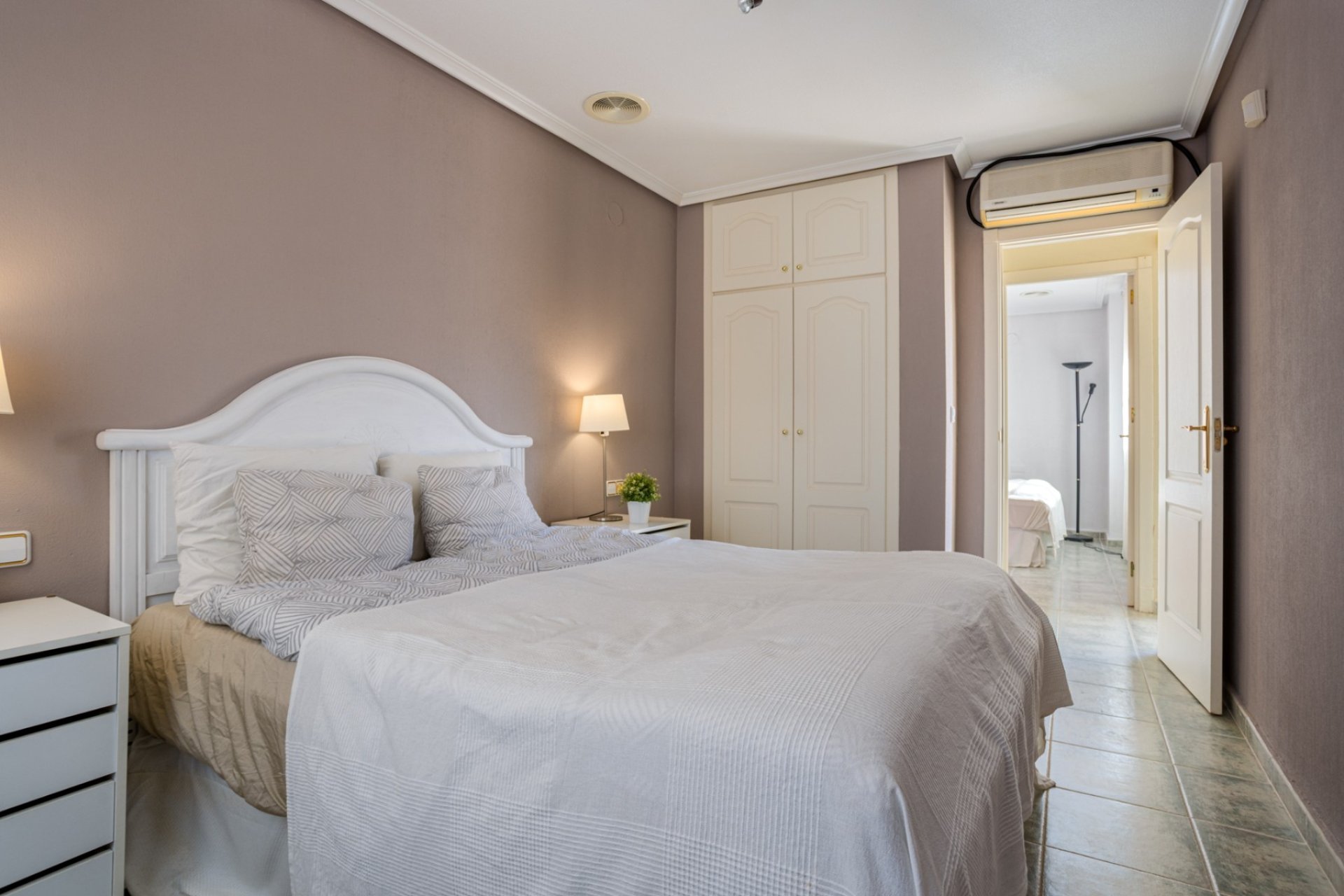 Resale - Villa * - Guardamar del Segura *